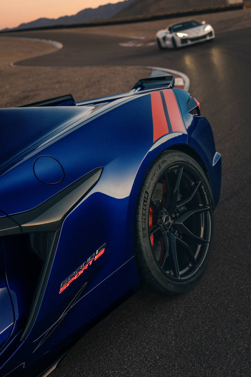 MY27_Chevrolet_Corvette_GS_Badge-Vertical